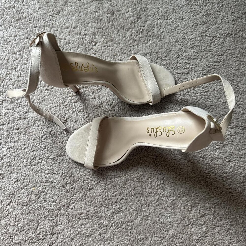 Lulus Women's Cream and Tan Sandals